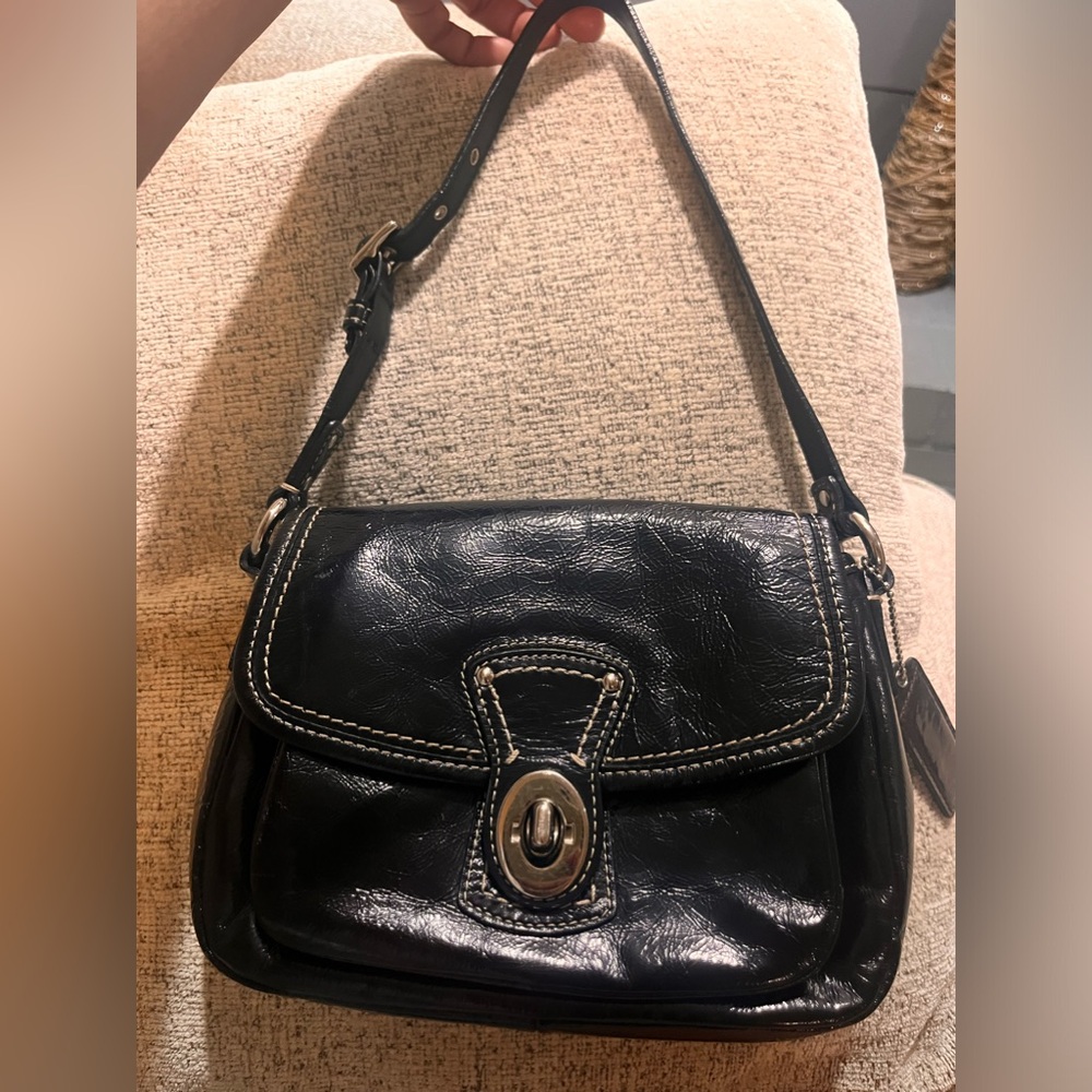 Vintage coach shoulder bag (tag NOT INCLUDED)